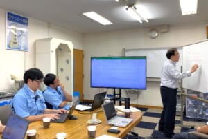 新商品開発研究会 個別企業研究で「毛髪探偵」の開発･販売戦略作りの画像